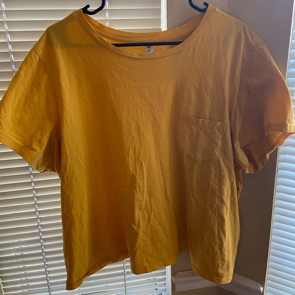 Soft cropped Yellow short sleeve Nordstrom Tee